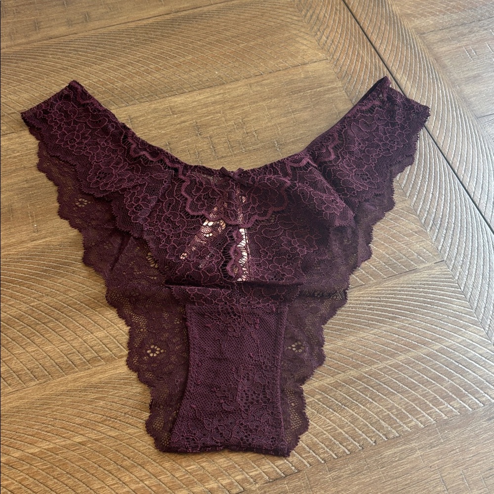 NWT Victoria’s Secret Dream Angels Brazilian Lace Panty